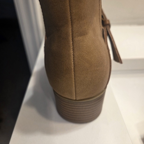 Booties - Picture 3 of 4